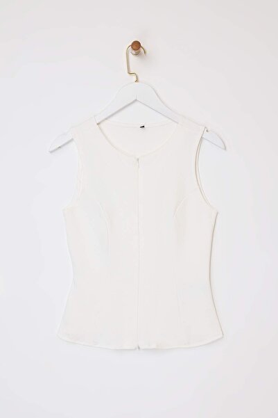 Trendyol Collection Πλεκτή μπλούζα εκρού με φερμουάρ, αμάνικη, εφαρμοστή στο ...