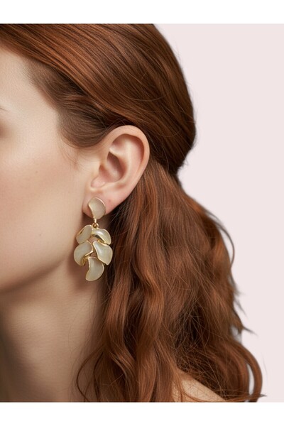 modamira Yaprak Modeli Gold Detaylı Küpe -Bej