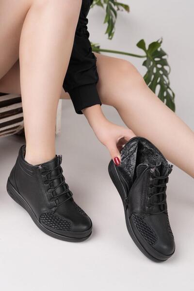 Castle Black 42645 Ghete de damă Black Fur Inside Bone Protrusion