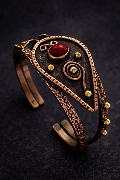 İyyaKee Doğal Kırmızı Akik Taşlı El Yapımı Kadın Bakır Bileklik