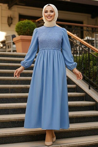 Neva Style Синя скромна рокля с дантелени детайли 5857M