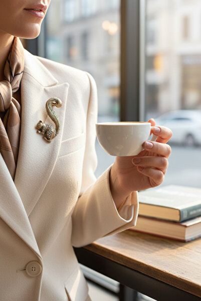 FAYRA ACCESSORIES Sincap Figür Broş