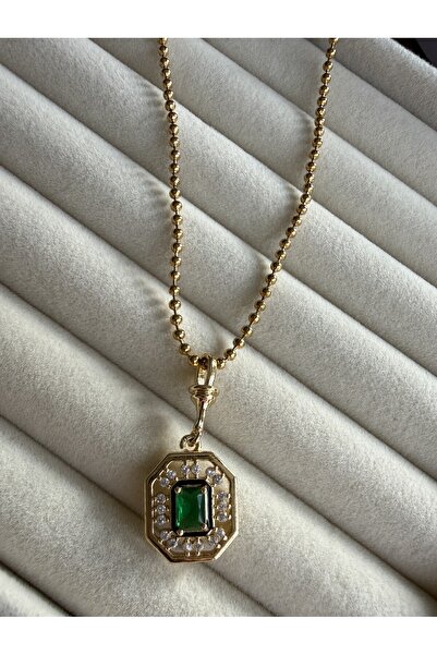 LUSORA ACCESORY تألق أنيق: قلادة سلسلة ذهبية اللون مع حجر الزمرد"
