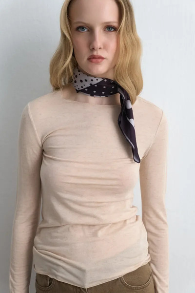 Gusto Μπλούζα με λαιμόκοψη και ασημί αποχρώσεις από κασμίρ - Εκρού