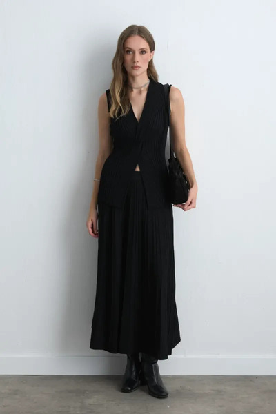 Gusto Bluză din tricot din viscoză cu detaliu cu nod - Negru