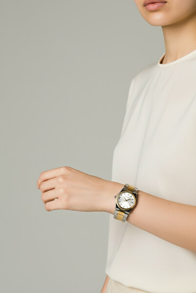 Tom Jones London Women's Wristwatch with Steel Strap, Gold Winding, Calendar,...