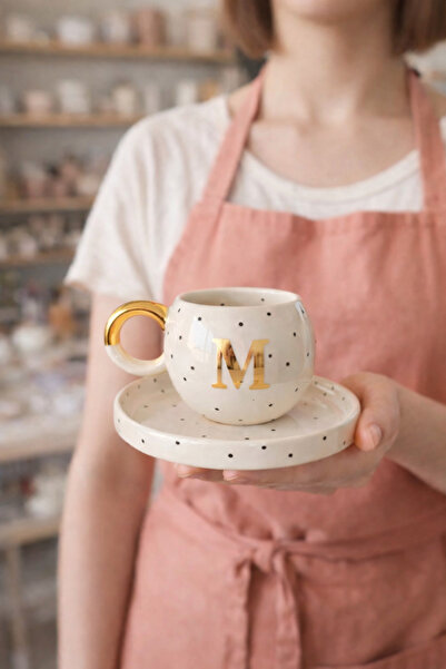 Mugtasarım كوب قهوة تركي مزدوج مطلي بالذهب عيار 24 قيراط حرف M