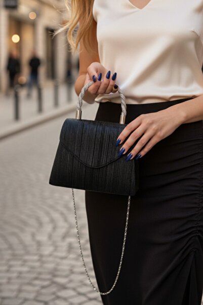 Classbag Μαύρη γυναικεία βραδινή τσάντα φορέματος με ασημί λουράκι αλυσίδας