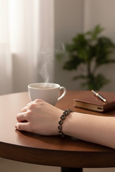 FAYRA ACCESSORIES Crystal Stone Oval Cut Bracelet