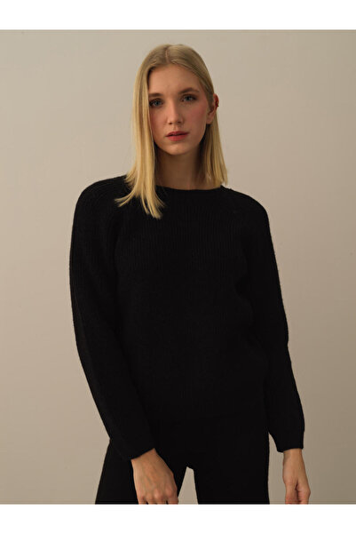 Xint Kadın Siyah Regular Fit Yünlü Kazak