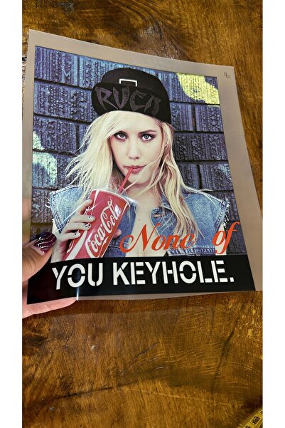 Gönülden Tasarım 22x18 Cm Ütü İle Yapışan Coca Cola İçen Kız Transfer Baskı Arma