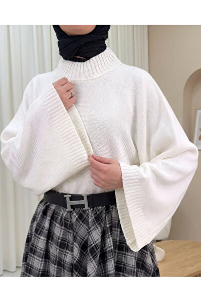 Modamorfo Half Turtleneck Crop Knit Sweater -White