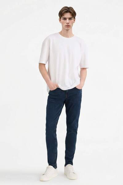 DeFacto Carlo Skinny Fit – Jeans mit normaler Taille und extra schmalem Bein ...