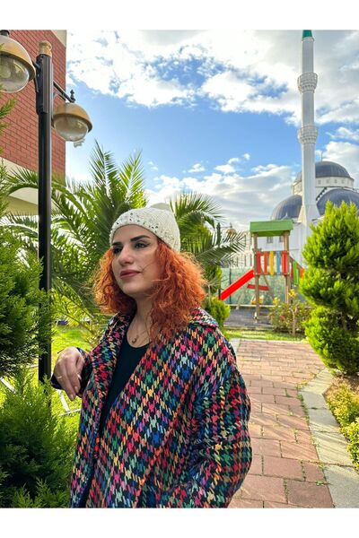 Gönülden Tasarım Жіноча шапка з пуфом і паєтками