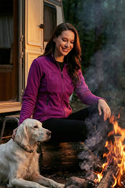 Lela Slim Fit fleecový kardigan s vreckami na zips, ktorý nežmolkuje a nezahu...