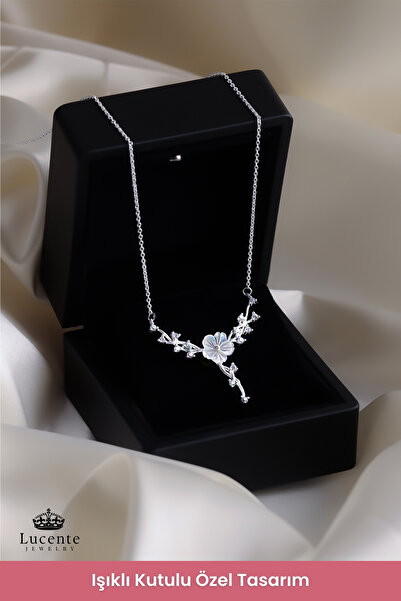 Lucente Jewellery Işıklı Hediye Kutulu Aşk Şans Bolluk Bereket ve Zarafetin Simgesi Luxury Serisi 925 Ayar Manolya Çiçeği Sarmaşık Gümüş Özel Gün Hediyesi Manolya Çiçekli 45 Cm Zincirli Küpe Hediyeli Şık Kadın Kolye
