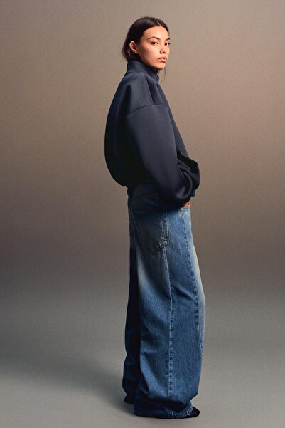 Bershka Oversize sentetik kauçuk kumaş efektli ceket