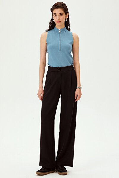 Allyco Pleated Straight Cut Comfortable Fit Knitted Trousers