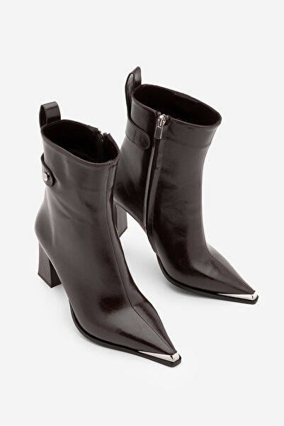 Marjin Women's Pointed Toe Metal Toe Zippered Thick Heeled Boots Berne Brown