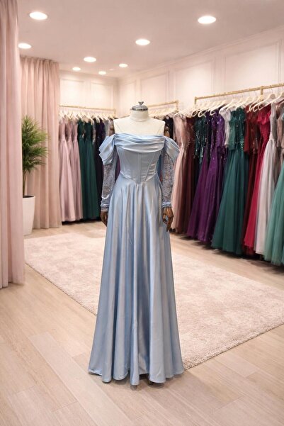 Ecrin Omzu Açık Dantel Detaylı Saten Buz Mavisi Abiye