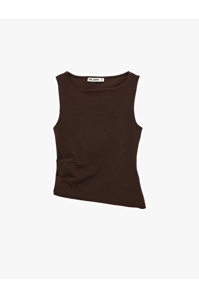 Koton Slim Fit Asymmetrical Cut Sleeveless Boat Neck Blouse