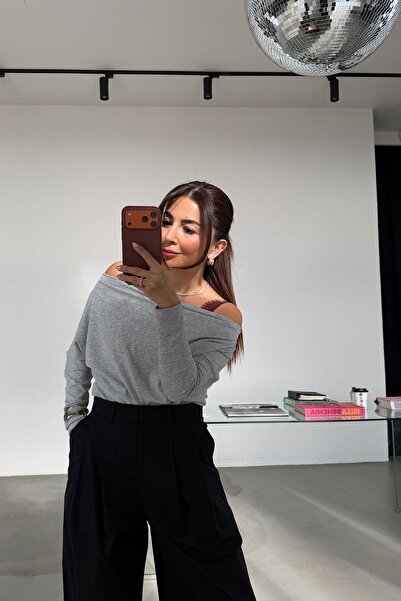 Özge Özgenç Kayık Yaka Kendini Corded Fabric Bluz