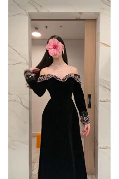 AMAZ فستان سهرة "مخملي" بكتف مكشوف وتطريز يدوي فاخر