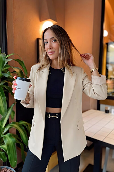 Qaju Women's Classic Cut Pocket Blazer Jacket – Beige