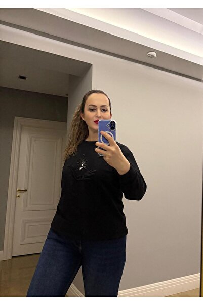 ByEsila Women's Embroidered Sweatshirt