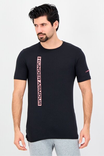 Under Armour Men Loose Fit Short Sleeve Outdoor T-Shirt, Black