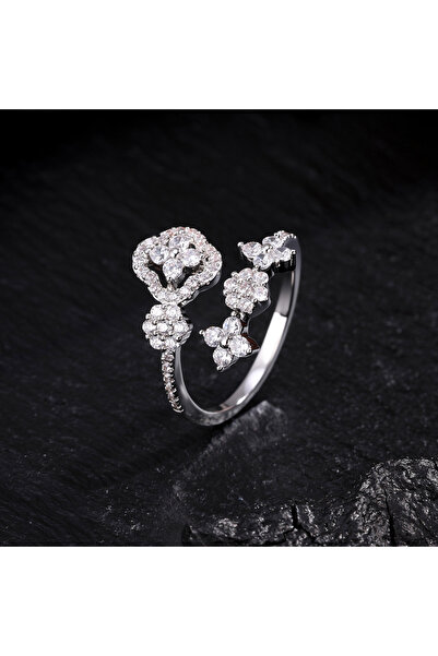 Choice خاتم زاكول فضي اللون قابل للتعديل، بتصميم زهرة رباعية الأوراق، مرصع با...