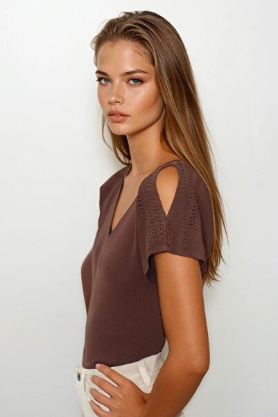 Trend Alaçatı Stili Women's Brown Openwork Sleeves Slit Detailed Knitwear Blo...