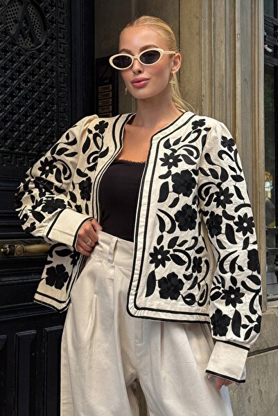 Trend Alaçatı Stili Women's Ecru Floral Embroidered Lined Jacket Vs00717