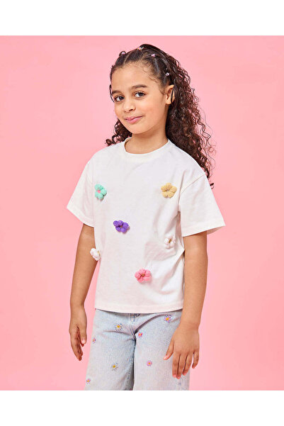 REDTAG تيشيرت أبيض للبنات مزين بزهور ثلاثية الأبعاد