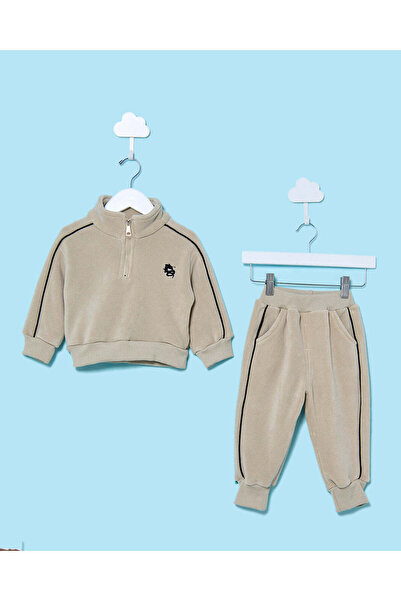 REDTAG طقم رياضي للأطفال الرضع من قطعتين، بيج اللون، بياقة عالية.