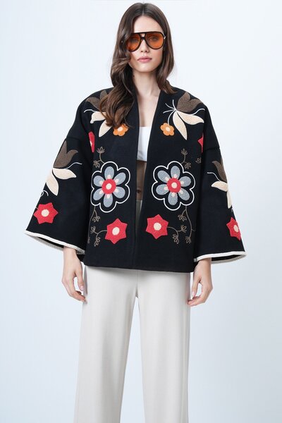 Trend Alaçatı Stili Women's Black Embossed Floral Embroidered Ov Oversized Eket Vs01554