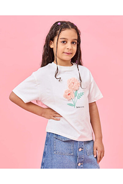 REDTAG تيشيرت بناتي أبيض مزين بالترتر على شكل قلب