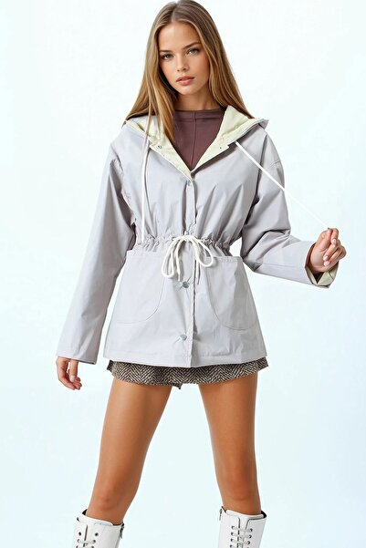 Trend Alaçatı Stili Women's Beige Hooded Pocket Detailed Lined Drawstring Raincoat Vs01066