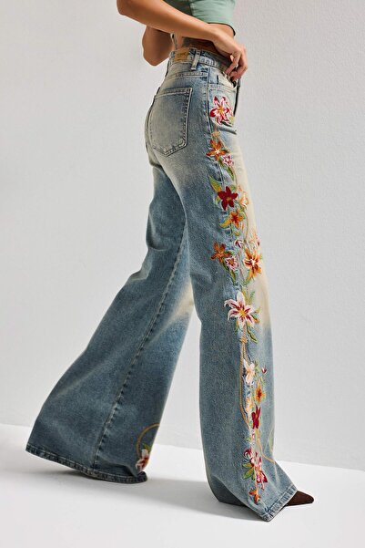it's basic Kadın T.Kot Rengi 4s6-32 Flare Fit Elastan Kumaş Özel Nakış Detaylı Tasarım Denim Jean