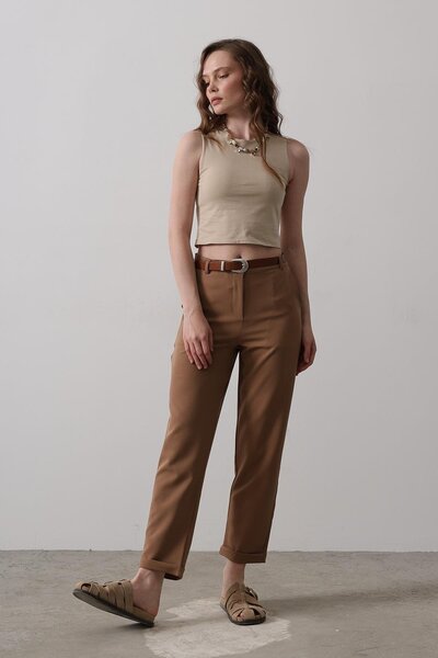 Trend Alaçatı Stili Women's Tan Belted Carrot Pants Vs00547