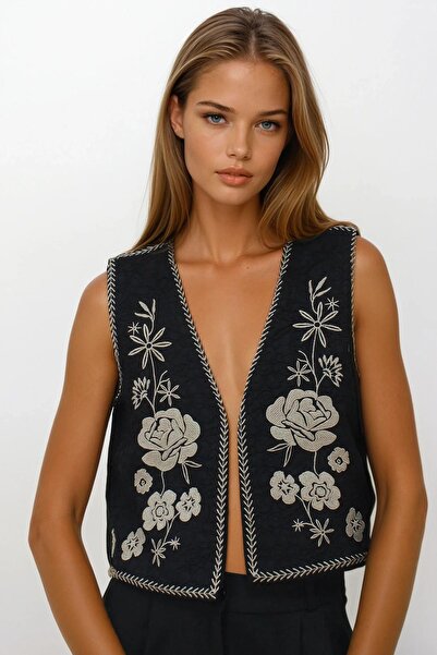 Trend Alaçatı Stili Women's Black Embroidery Detailed Lined Textured Crop Vest Vs00242