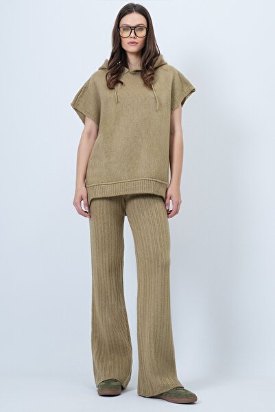 Trend Alaçatı Stili Women's Khaki K Hooded Sleeveless Sweatshirt and Elastic Waist Pants Knitwear Set Vs01461
