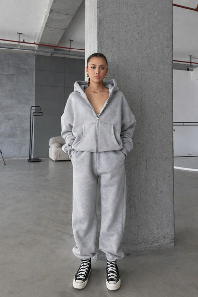 YAKAMEL Women's 3-Ply Oversize Zip-Up Sweatshirt Cardigan Tracksuit Set