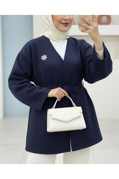 HİJABAYA Брошка с детайли, закопчаваща се в талията, от водолазна яке