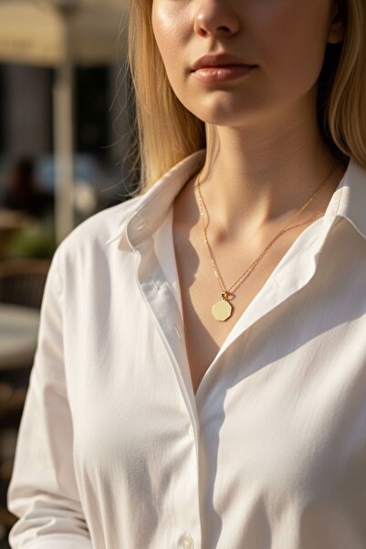by Atelier Sarraf 14 ayar Altın Geometrik Madalyon kolye ucu