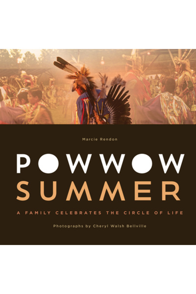Minnesota Historical Soc Vara Powwow: O familie sărbătorește cercul vieții