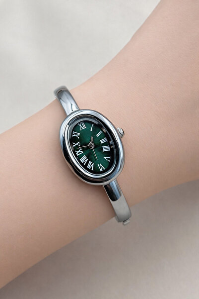 FIORA AKSESUAR Clamp Bracelet Model Simple Stylish Steel Women's Watch - Gold...