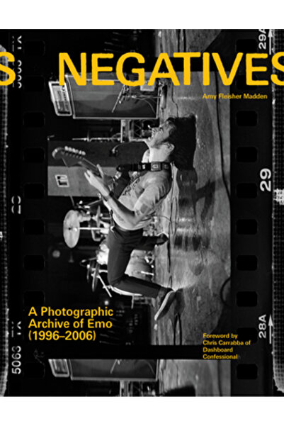 Chronicle Books Negative: O arhivă fotografică a emo-ului (1996-2006)