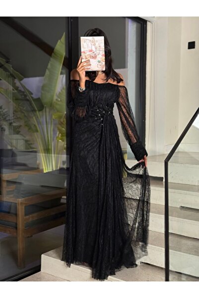 Generic Black lace evening dress with off-the-shoulder sleeves