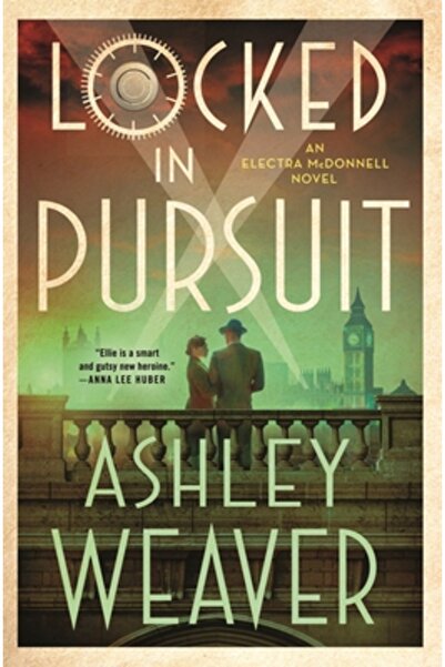 Minotaur Blocați în urmărire: Un roman de Electra McDonnell